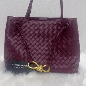 Bottega Veneta Small Andiamo Intrecciato Shoulder bag. Like New
